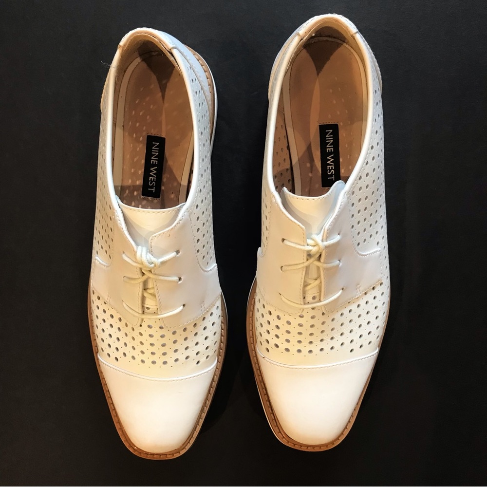 Nine West Verwin Platform Oxford, Perforated Size 8.5